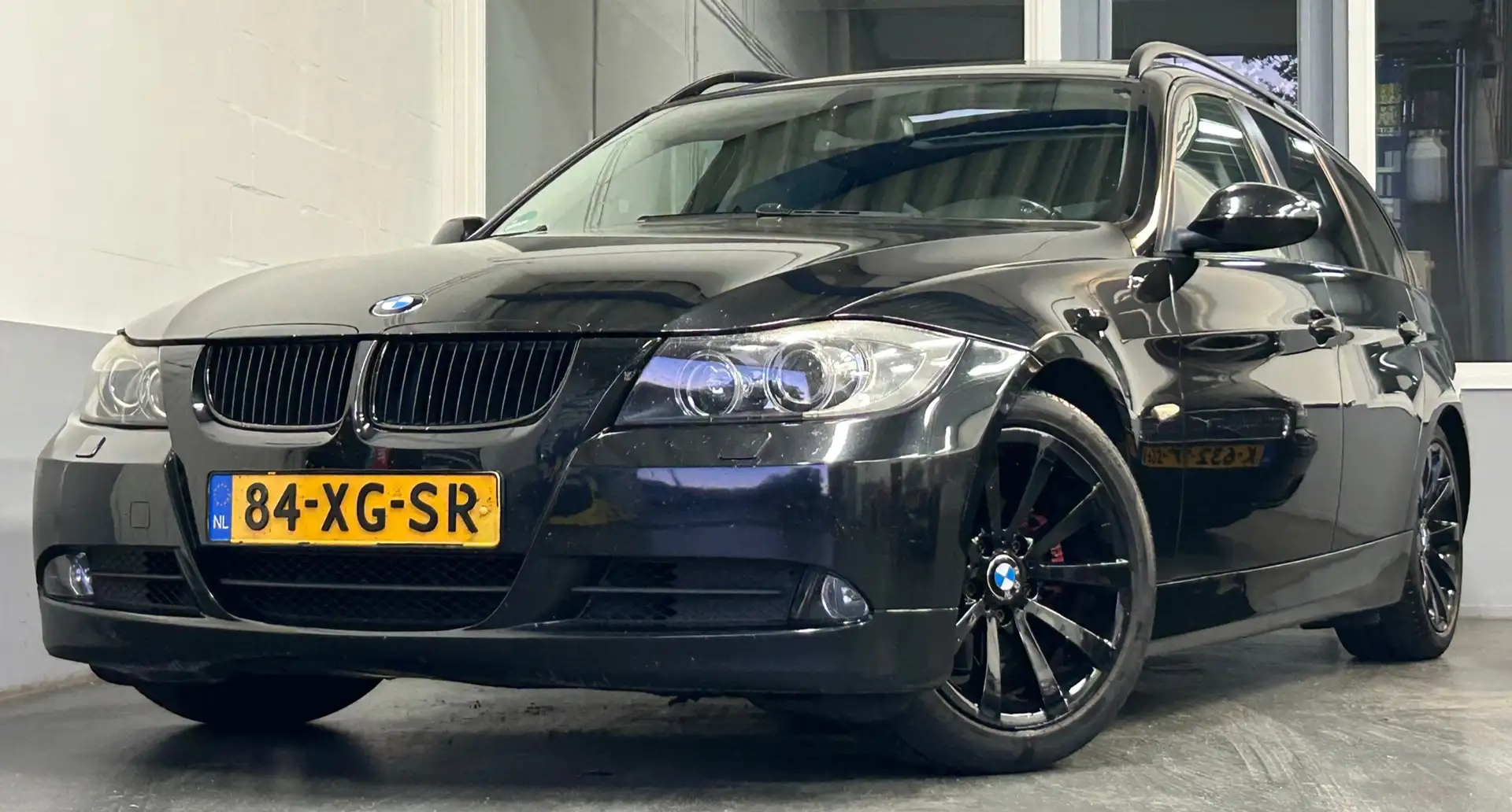 BMW 320 3-serie Touring 320i High Executive|NAP|NweAPK|Pan Zwart - 1