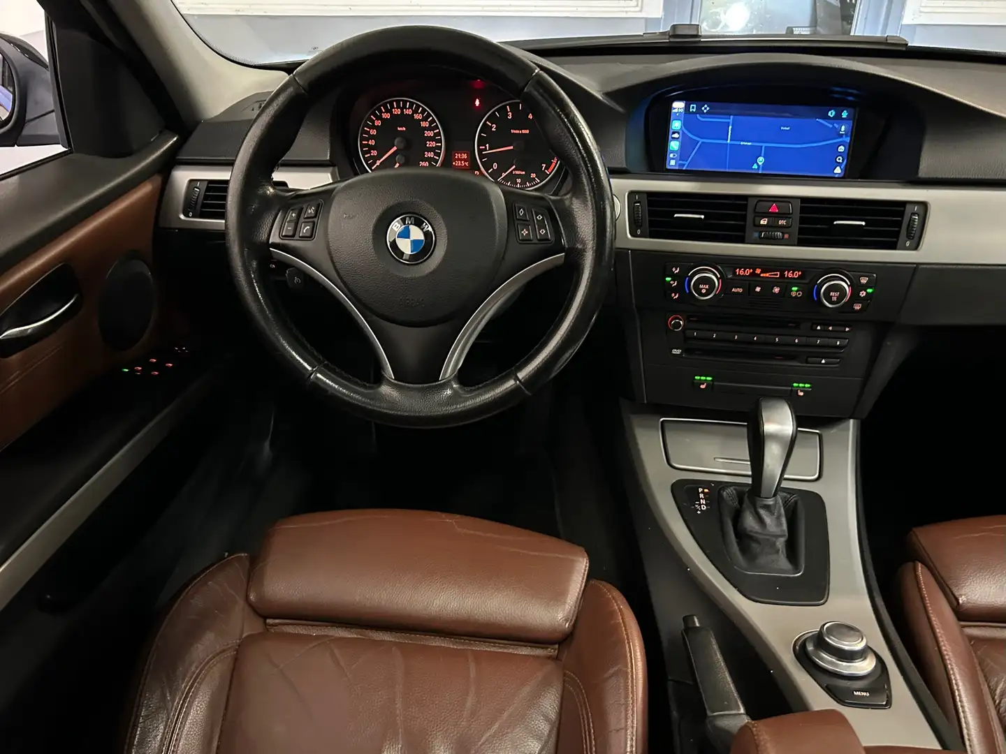 BMW 320 3-serie Touring 320i High Executive|NAP|NweAPK|Pan Zwart - 2