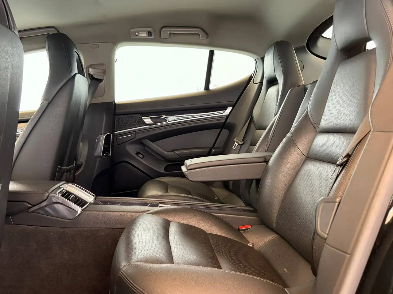 2011 Porsche Panamera 3.0 tiptronic, photograph 12