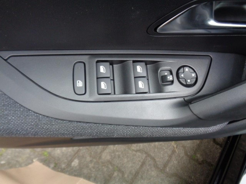 Peugeot e-2008 e- Business — photo 15