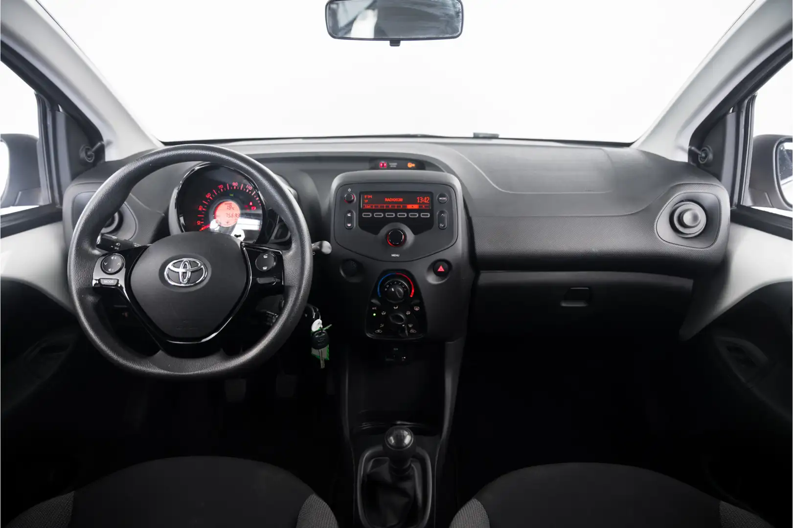 Toyota Aygo 1.0 VVT-i x-fun Airco Wit - 2