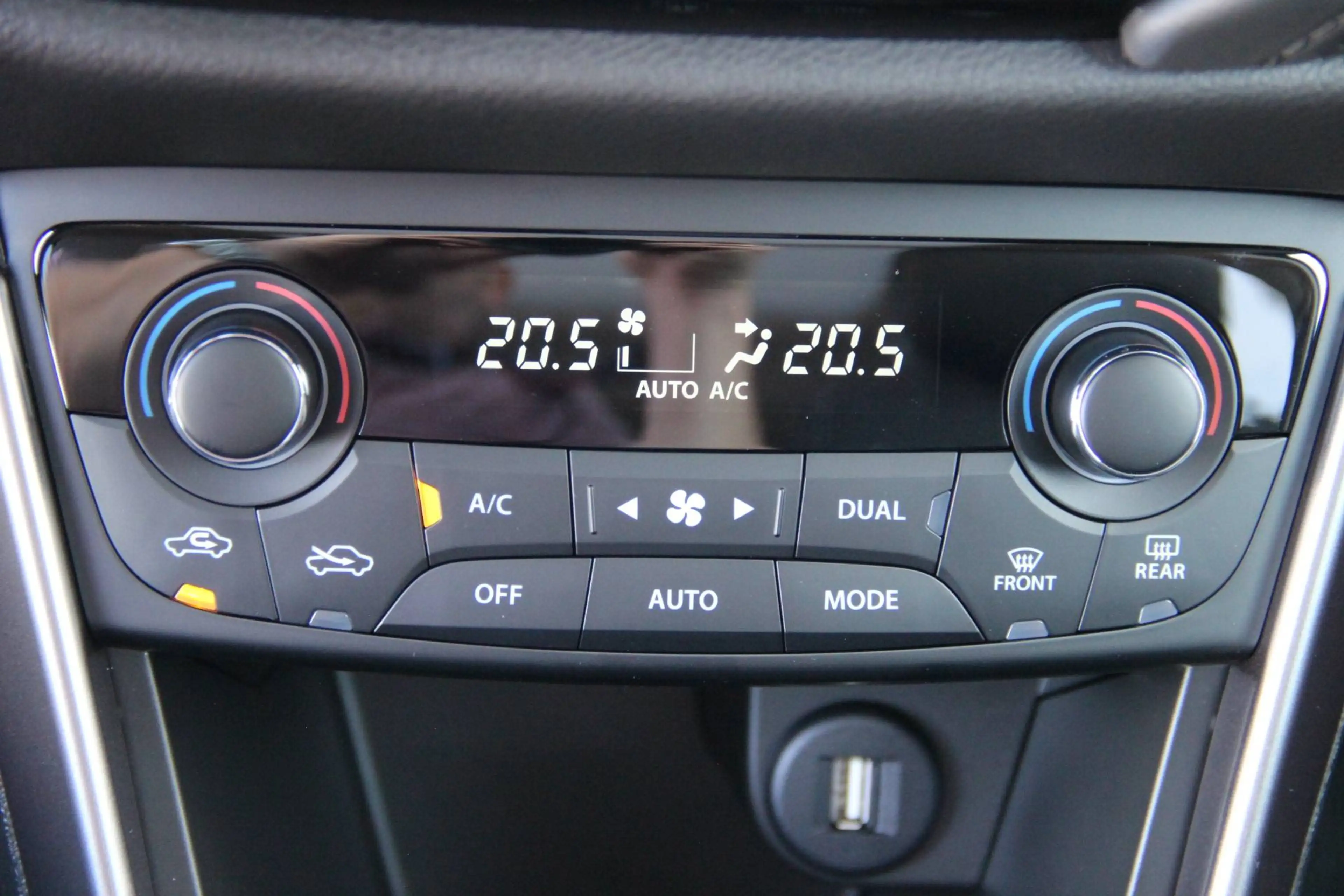 Suzuki S-Cross 1.4 Hybr. Allrad Comfort+ Automatik Navi Schiebedach Kamera Sitzheizung KEIN RE-IMPORT — photo 14