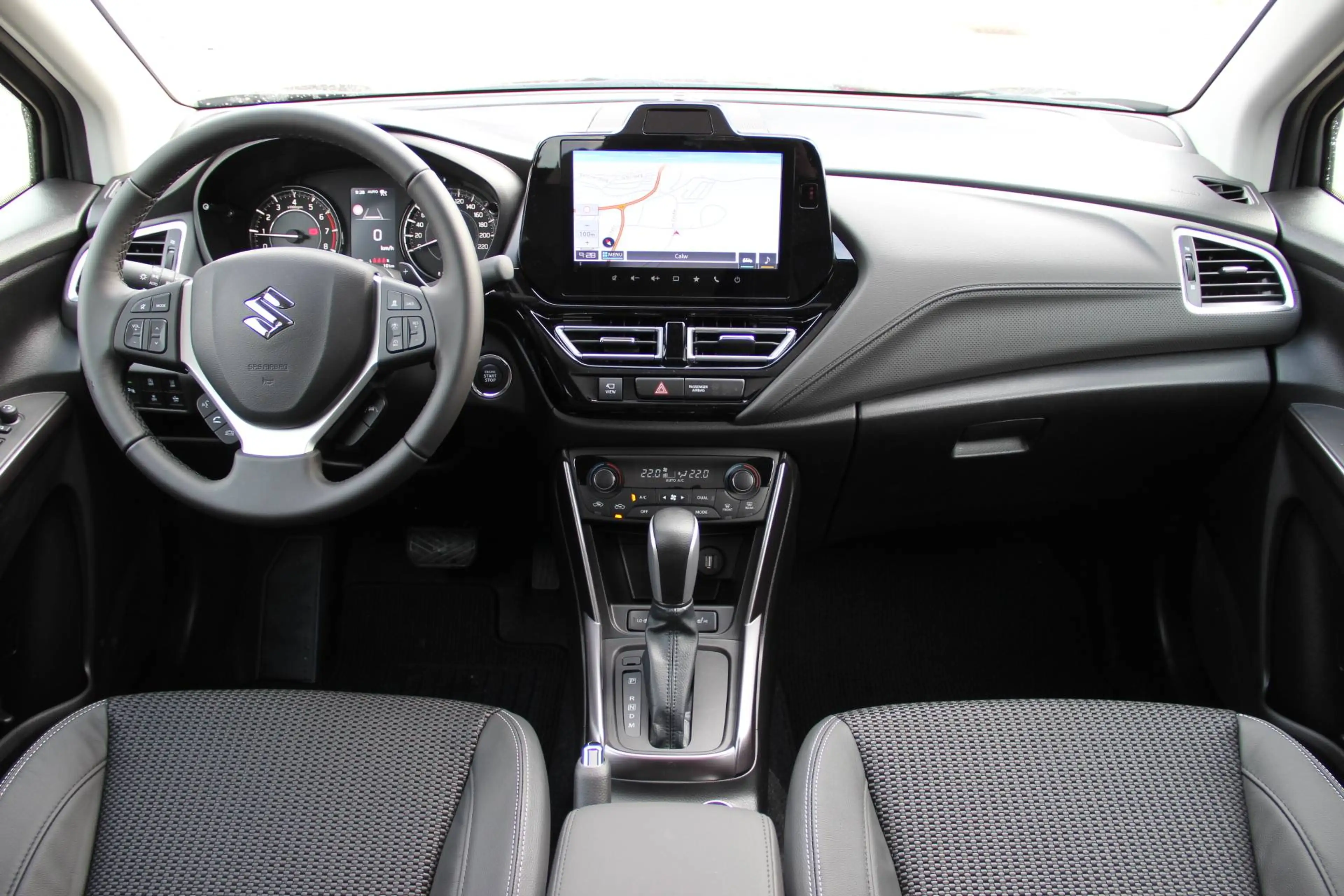 Suzuki S-Cross 1.4 Hybr. Allrad Comfort+ Automatik Navi Schiebedach Kamera Sitzheizung KEIN RE-IMPORT — photo 8