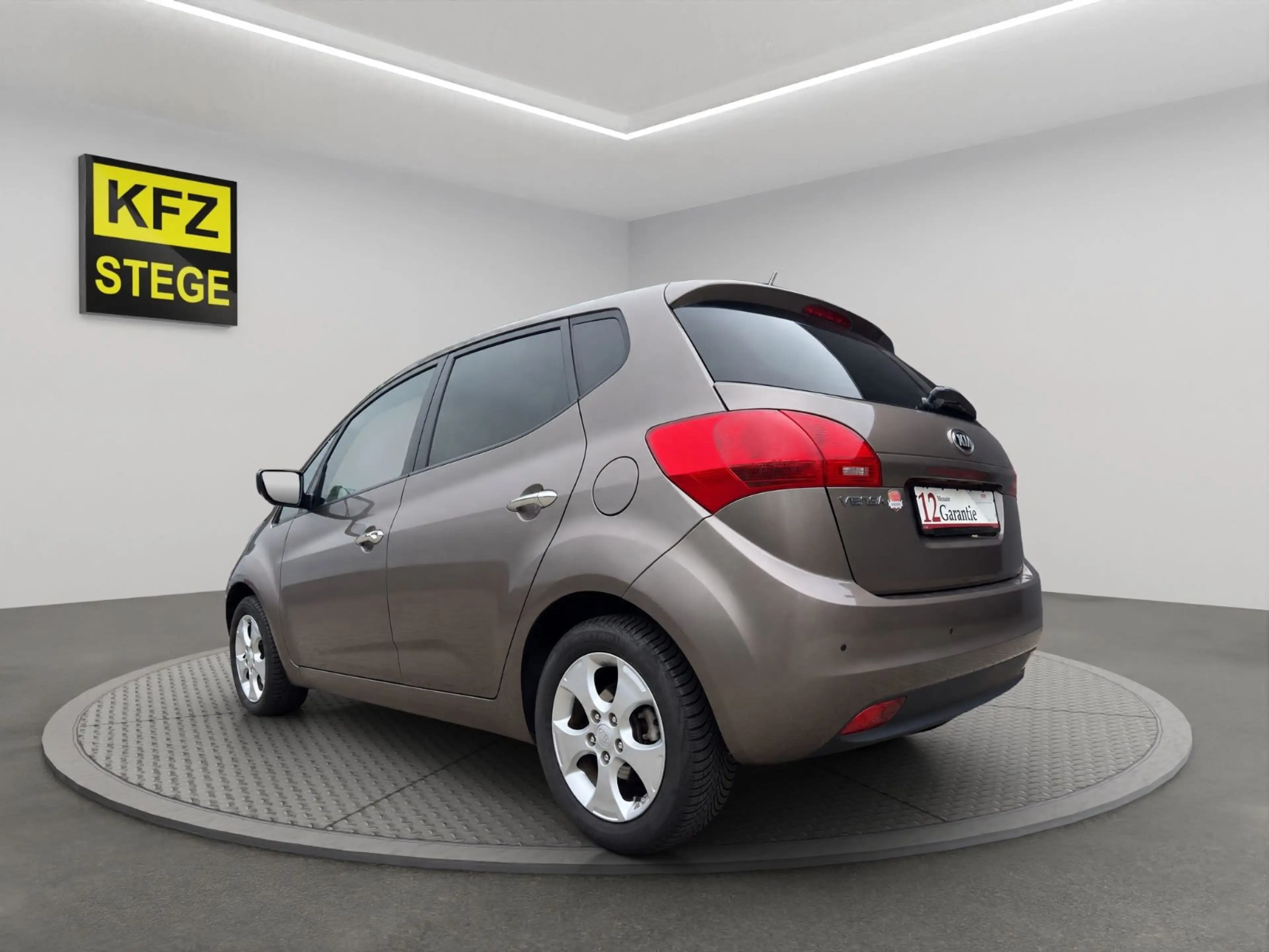 Kia Venga Dream Team/ erst 31000km/ TÜV neu — photo 8