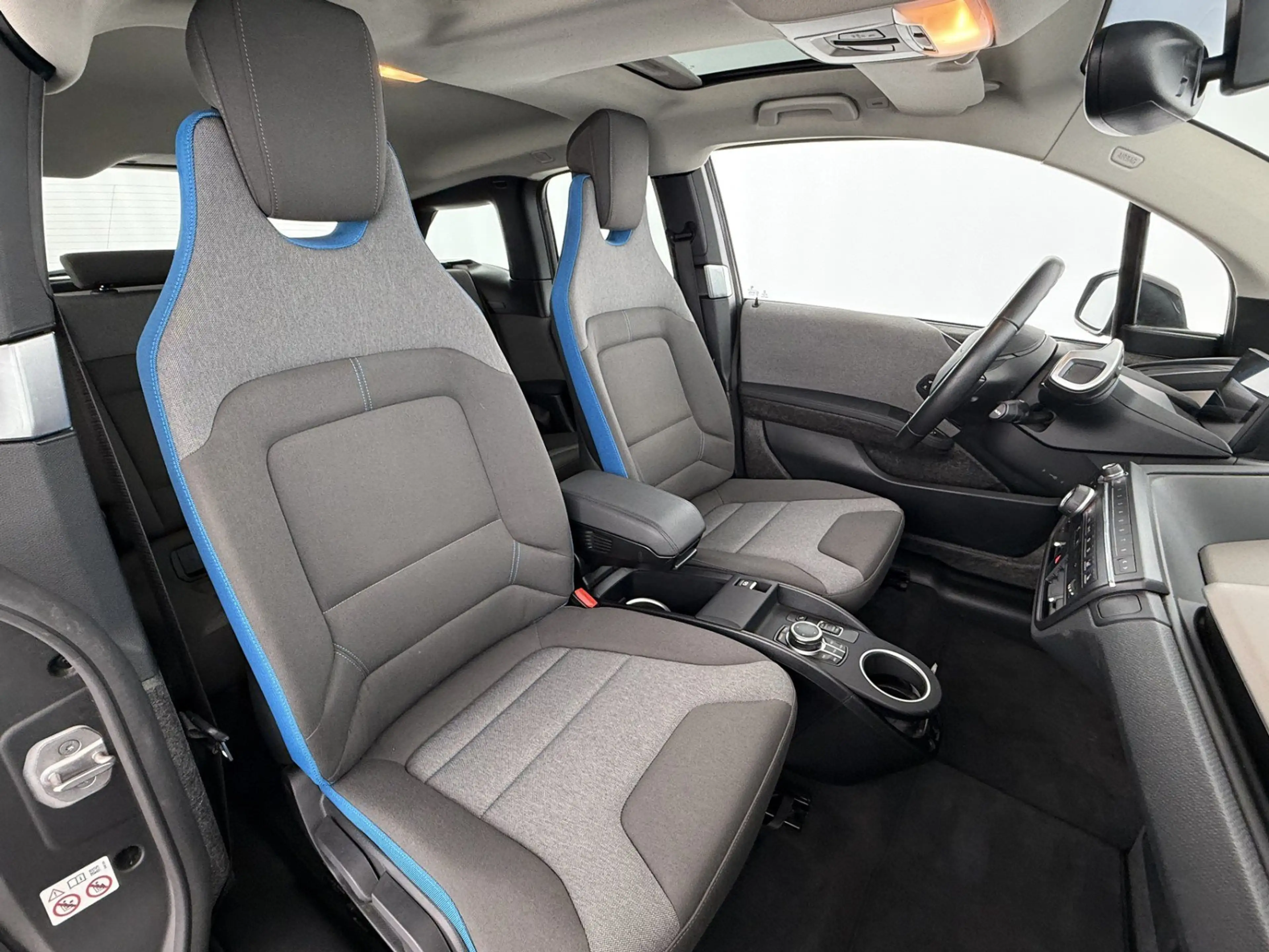 BMW i3 42kWh Aut LED SKY WAERMEPUMPE SITZHZG R-CAM — photo 14