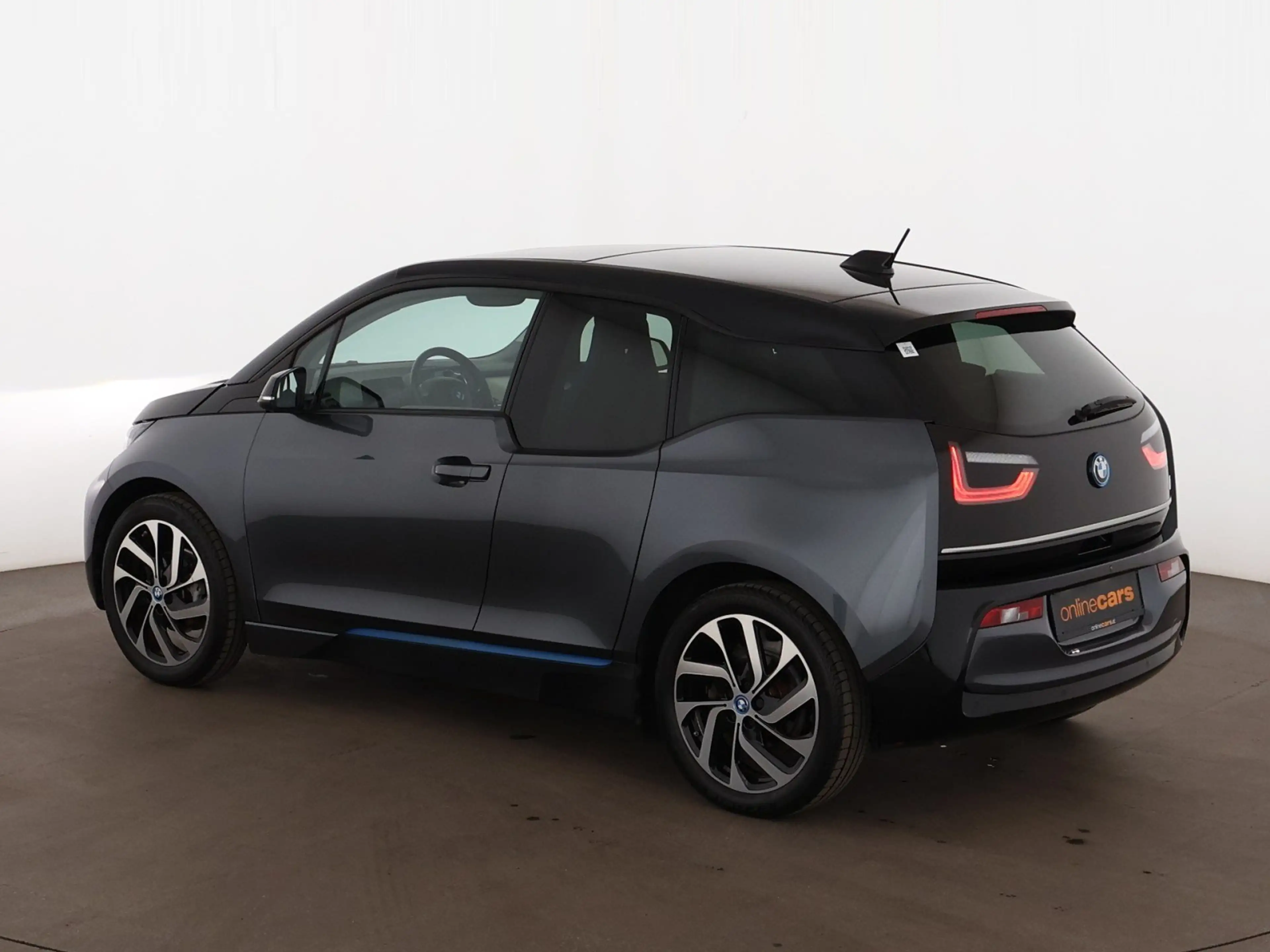 BMW i3 42kWh Aut LED SKY WAERMEPUMPE SITZHZG R-CAM — photo 6