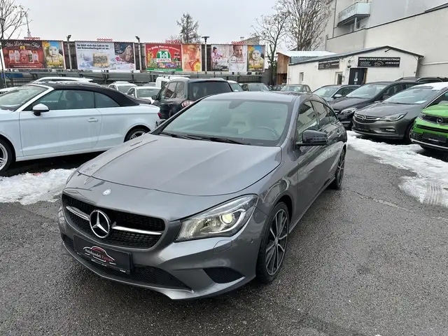 Mercedes-Benz CLA 220 d Shooting Brake 4MATIC Autom. TOP servicegepflegt