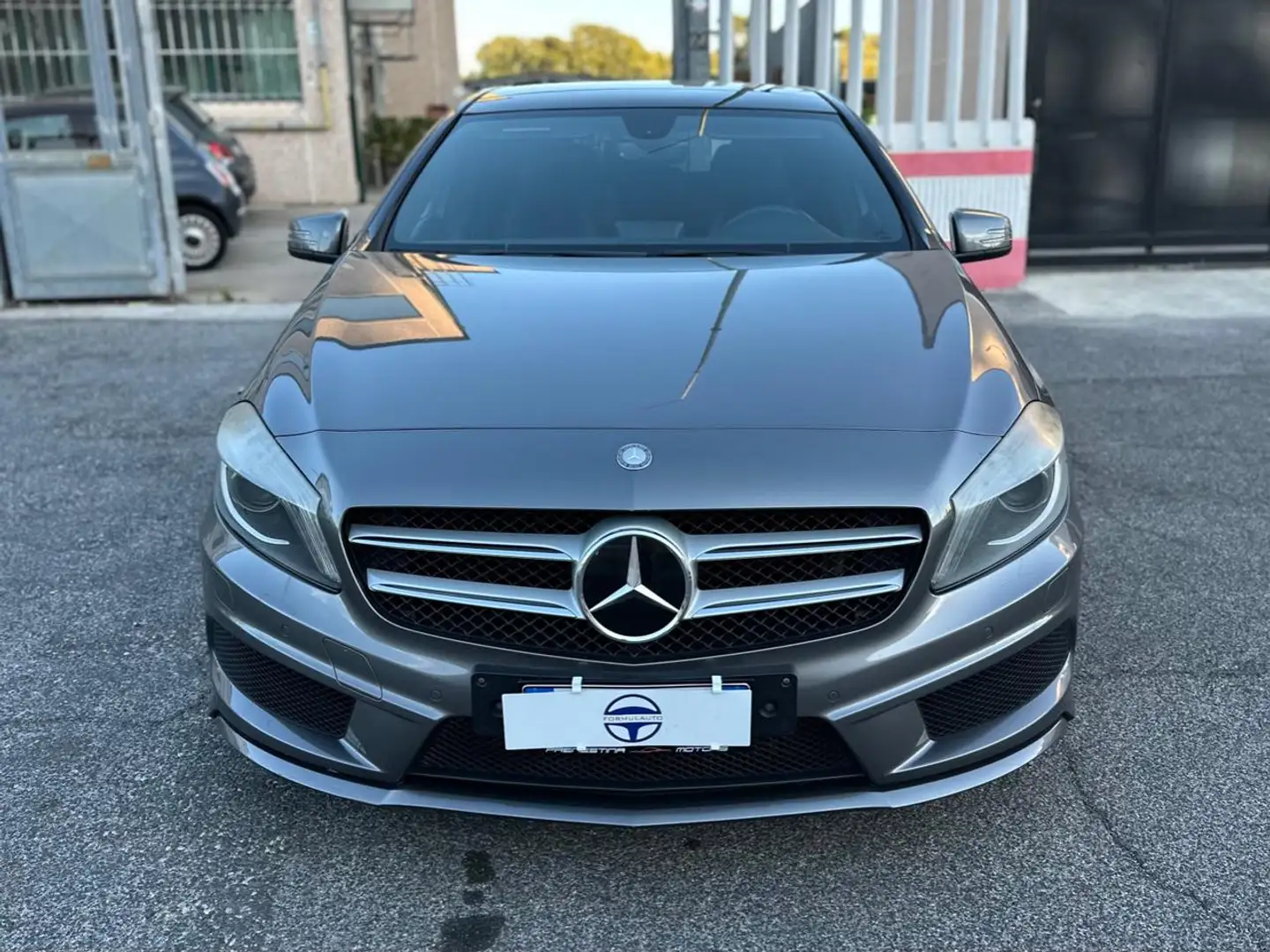 Mercedes-Benz A 180 CDI BlueEFFICIENCY Automatic Premium Grigio - 2