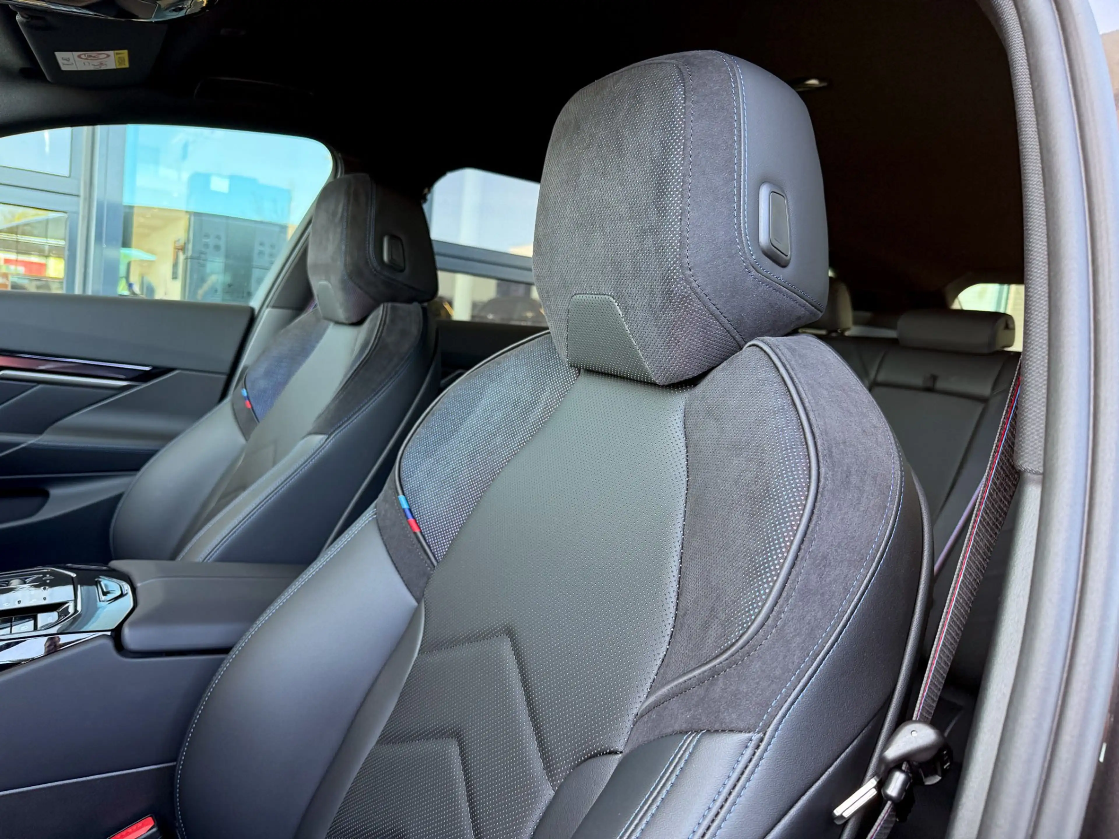 BMW i5 xDrive40 M-Sportpaket Pro — photo 13
