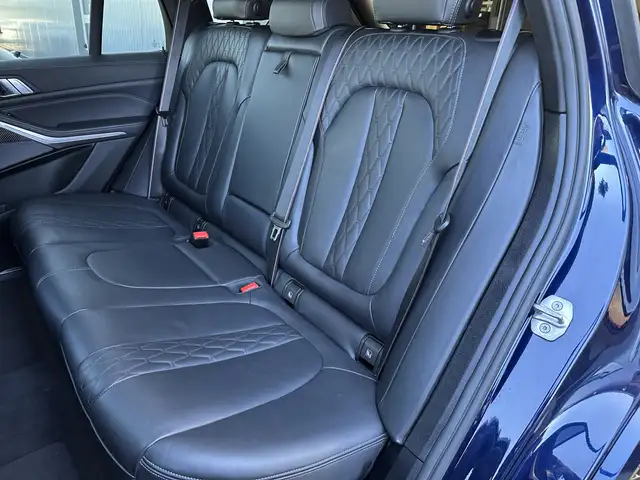 BMW X5 X5 M view 11