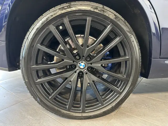 BMW X5 X5 M view 3