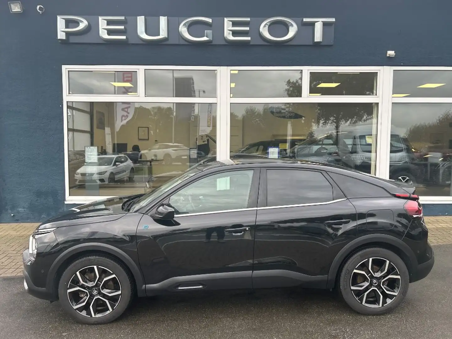 Citroen C4 C4 Elektro 136 SHINE NAVI+SITZHZG.+SCHIEBDACH Schwarz - 2