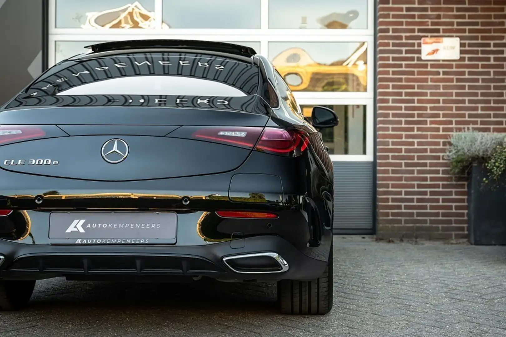 Mercedes-Benz C 300 CLE 300e AMG Coupé | Panorama | Burmeister | 360° Noir - 2