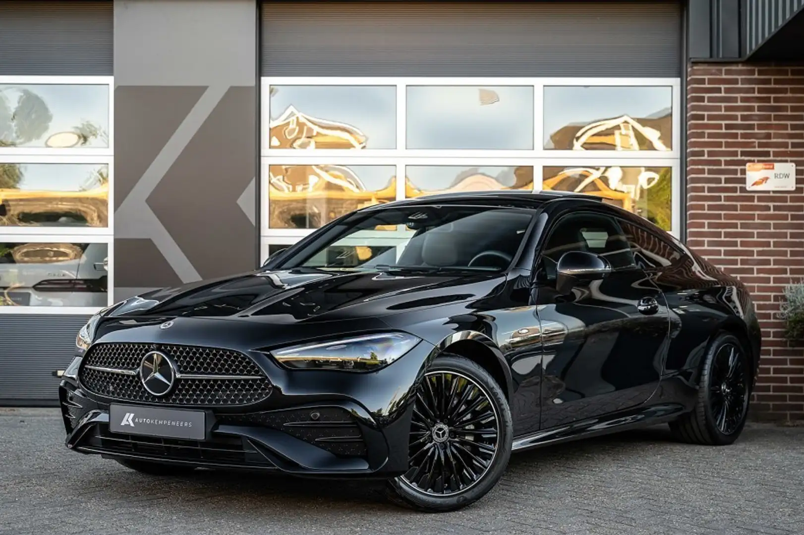 Mercedes-Benz C 300 CLE 300e AMG Coupé | Panorama | Burmeister | 360° Noir - 1