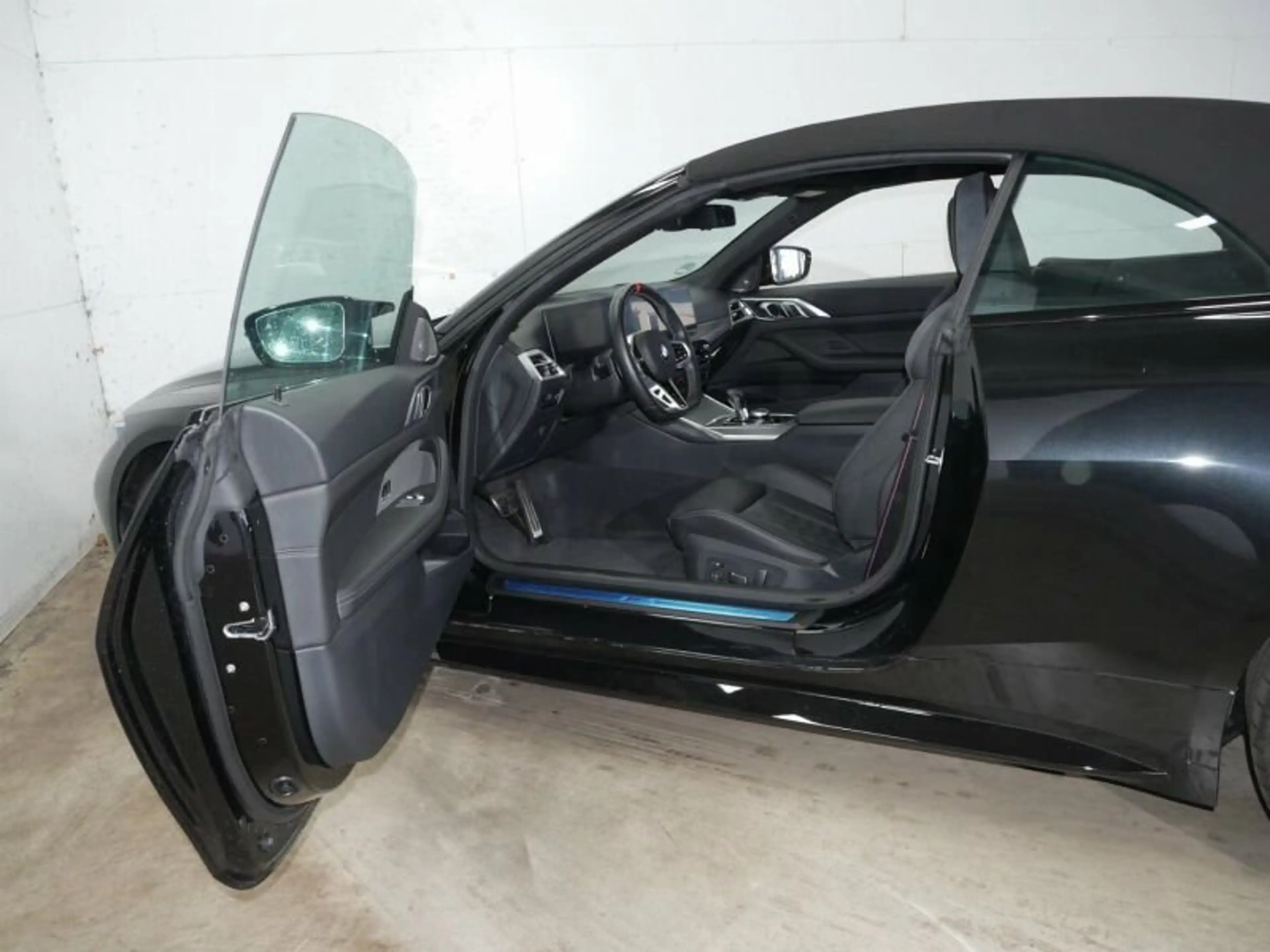 BMW M4 Competition Cabrio mit M xDrive HuD H&K Alarm — photo 8