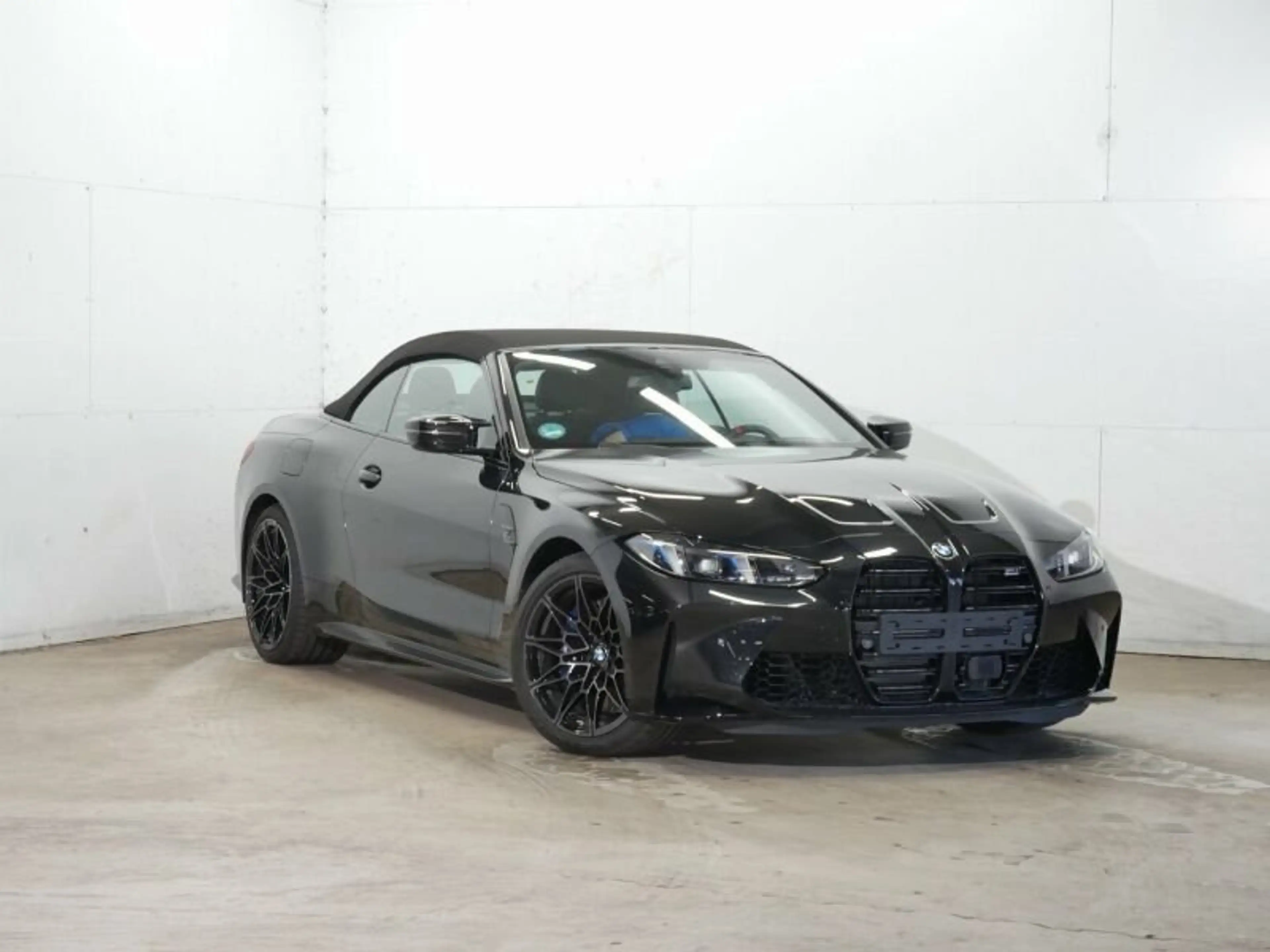 BMW M4 Competition Cabrio mit M xDrive HuD H&K Alarm — photo 2