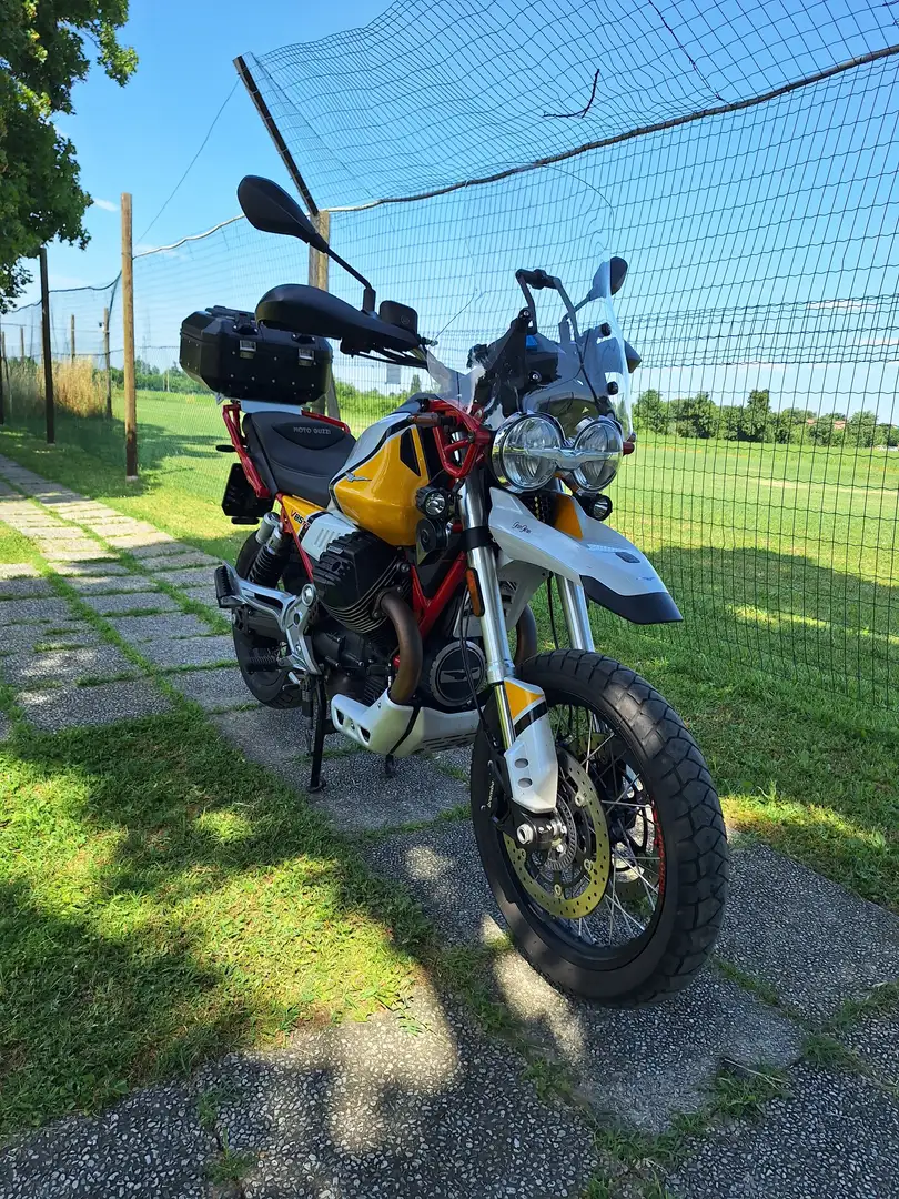 Moto Guzzi V 85 TT Evocative premium Giallo - 1
