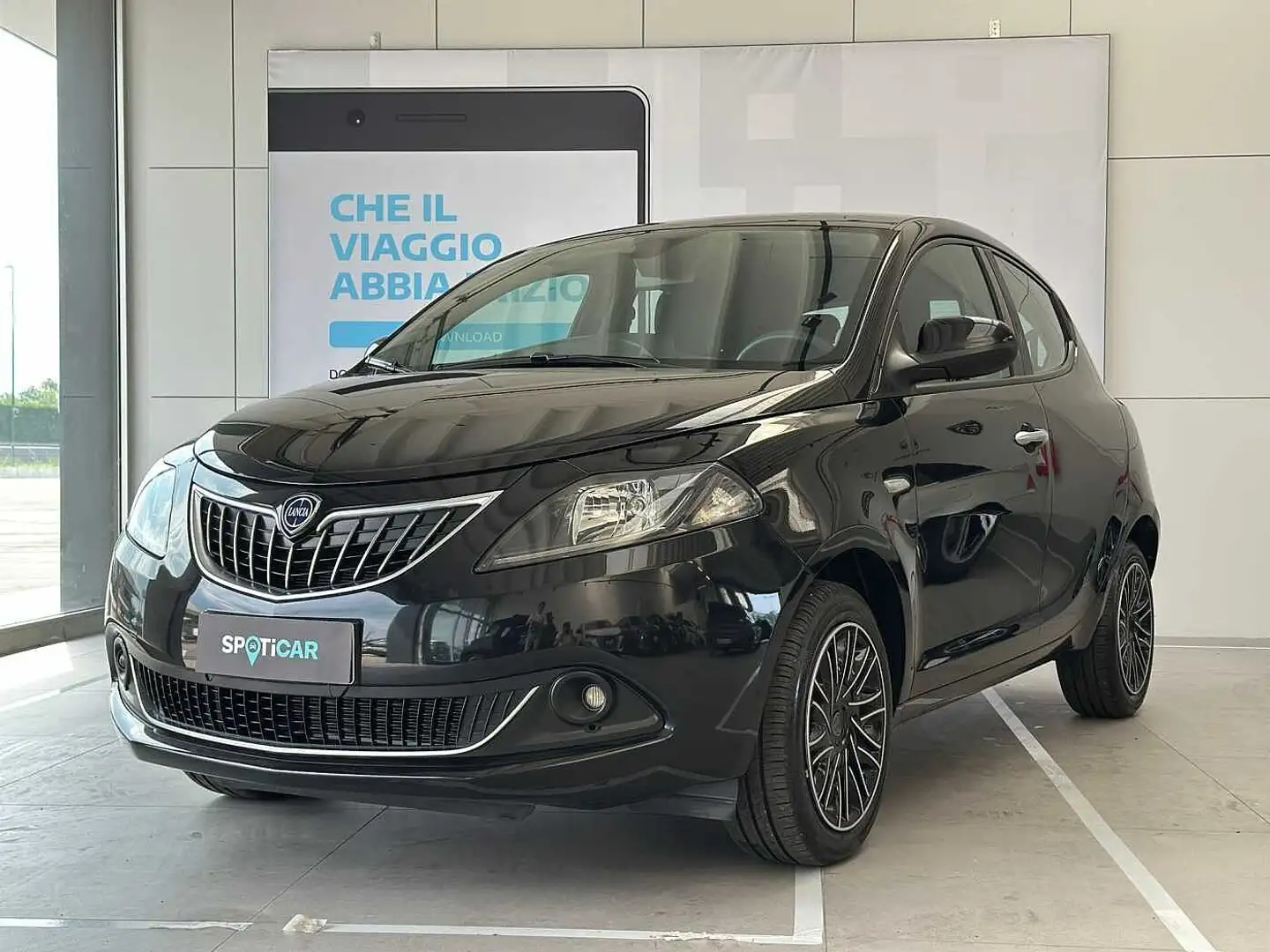 Lancia Ypsilon 3ª serie 1.0 FireFly 5 porte S&S Hybrid Ecochic Grigio - 1