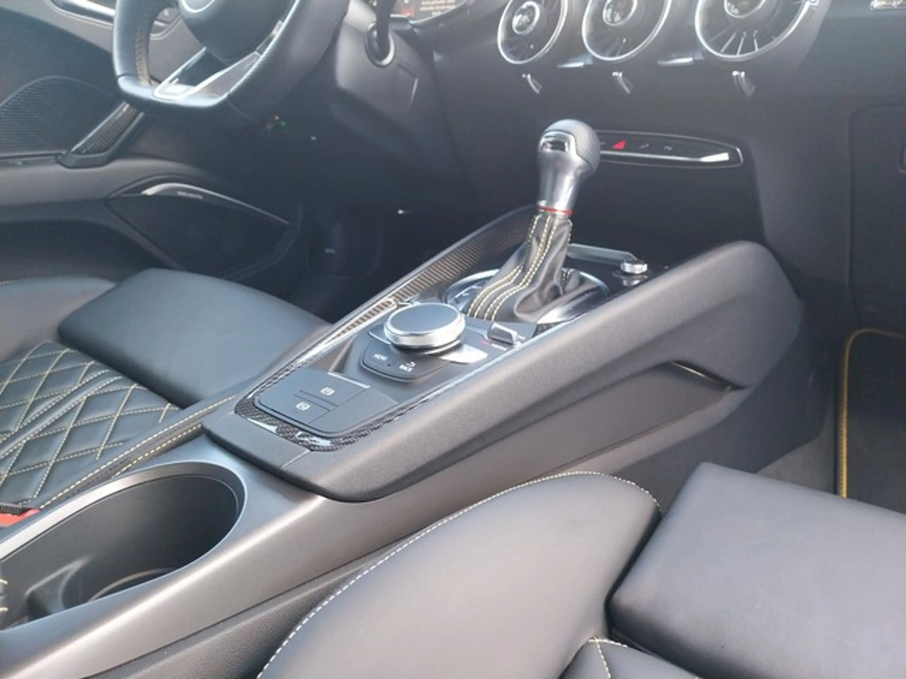 Audi TTS Coupe quattro Leder Navi B&O Matrix 20" — photo 11