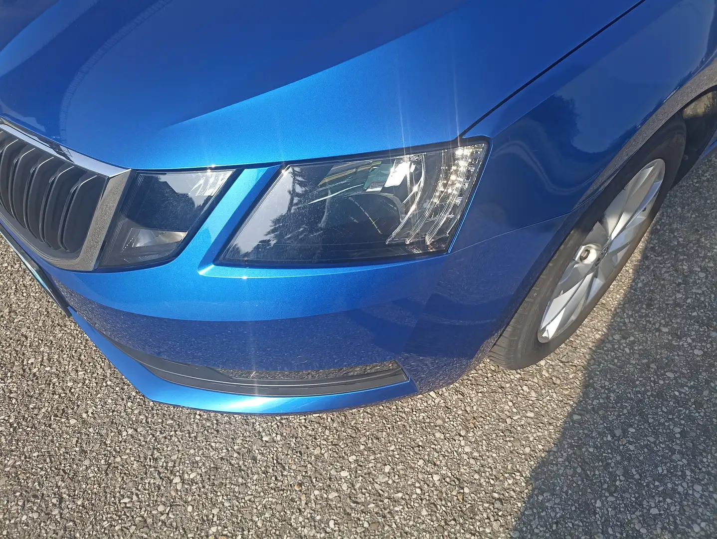 Skoda Octavia Octavia Combi 1,6 TDI  DSG,Navi,Tempo,Scheiben dkl Bleu - 1