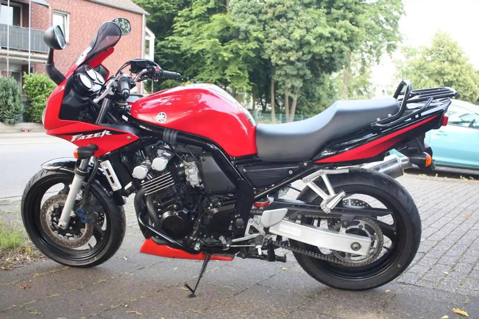 Yamaha FZS 600 Reifen neu Rouge - 2