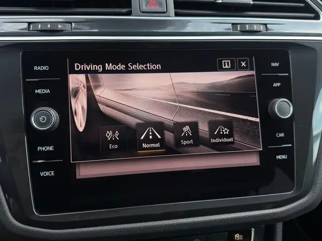 Volkswagen Tiguan view 23