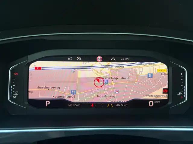 Volkswagen Tiguan view 17