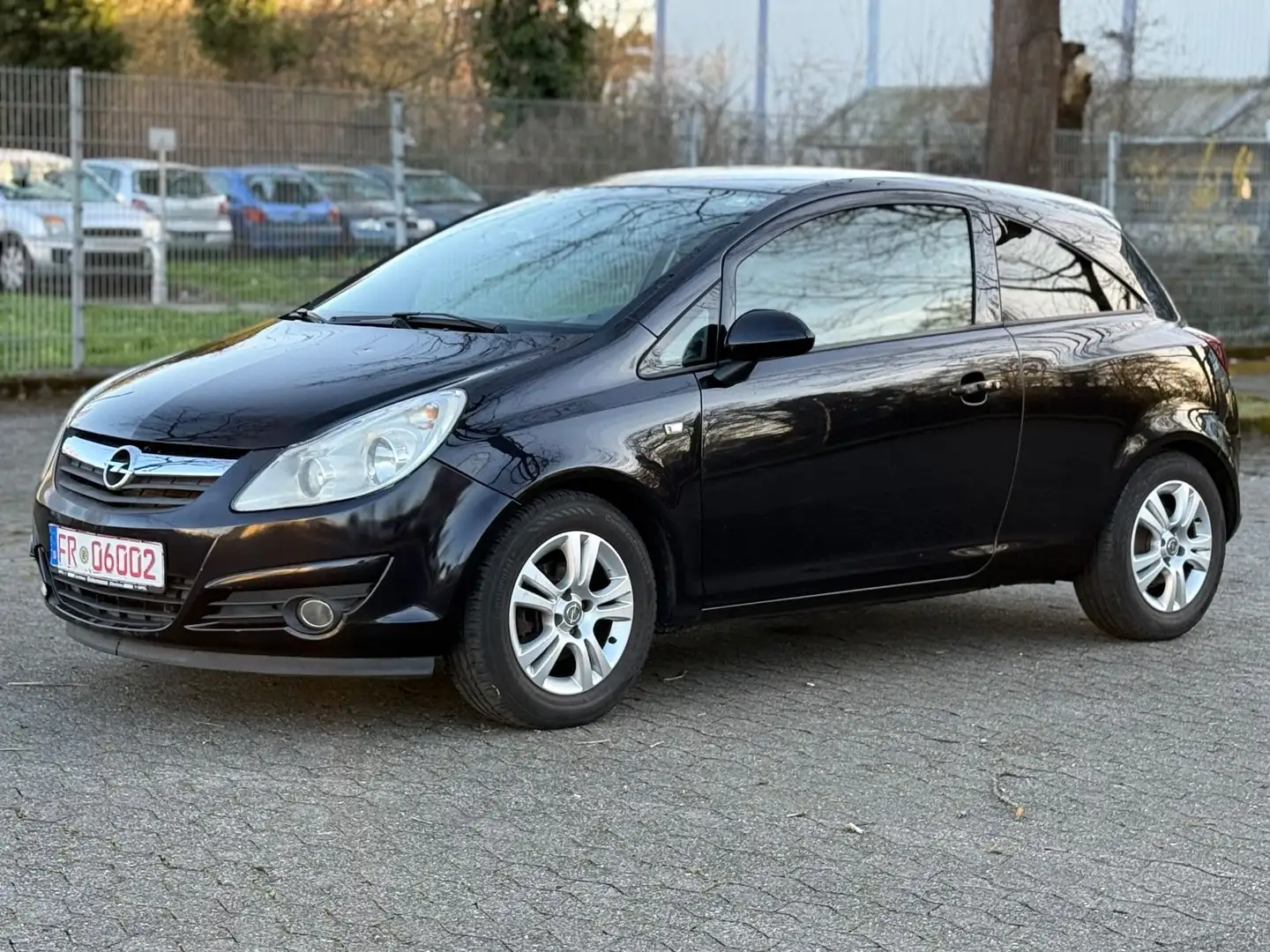 Opel Corsa D Color Edition 1,4 + Klima . Schwarz - 2