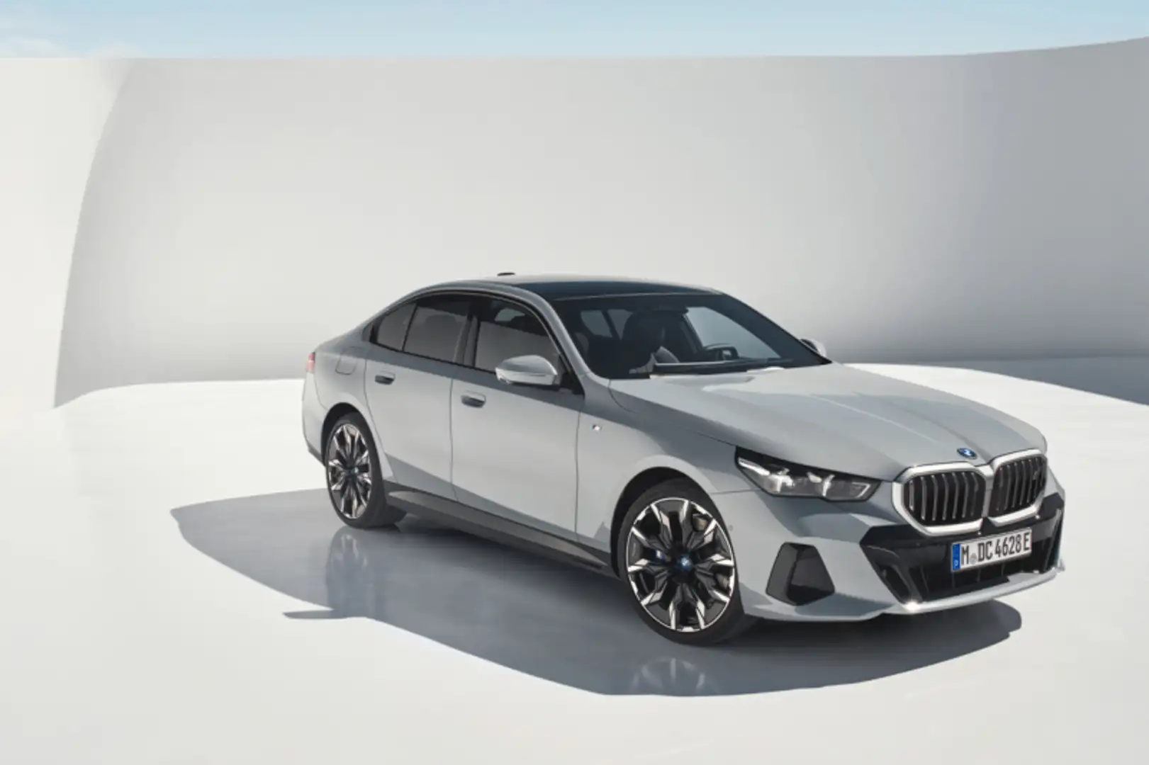 BMW 550 550e xDrive Argento - 1