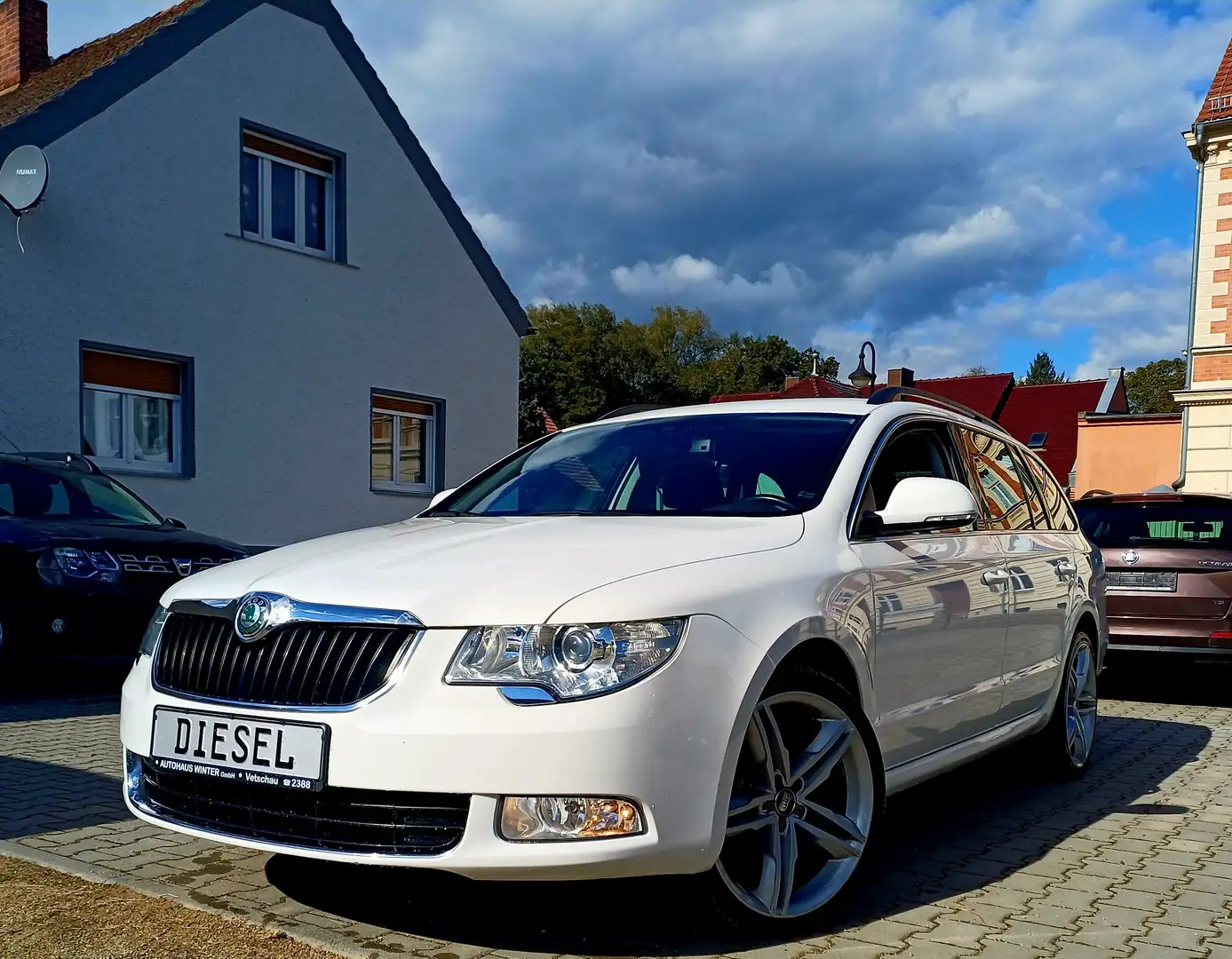 Skoda Superb Superb II Combi 2.0 TDI*Klimaaut.*Sitzheizung*PDC* Weiß - 1