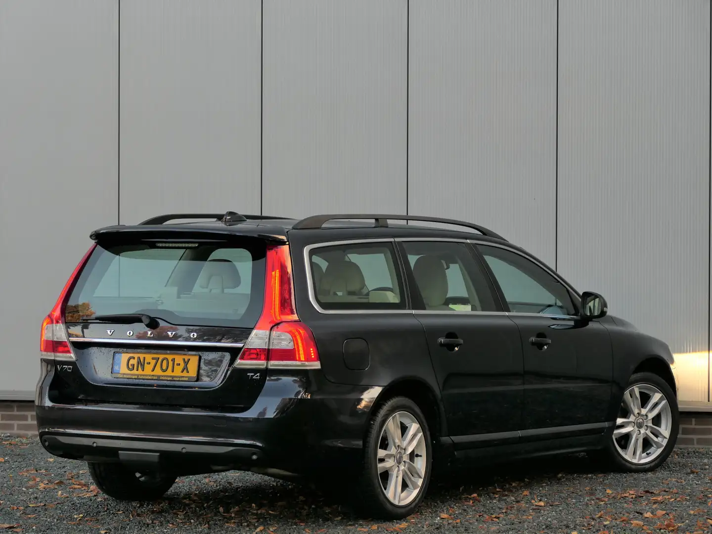 Volvo V70 T4 AUT Classic Edition Xenon / Afneembare trekhaak Azul - 2