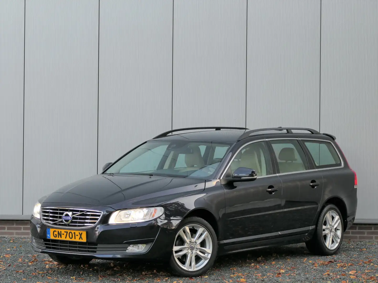 Volvo V70 T4 AUT Classic Edition Xenon / Afneembare trekhaak Azul - 1