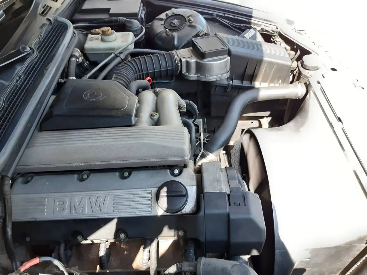BMW 318i 4p, foto 8