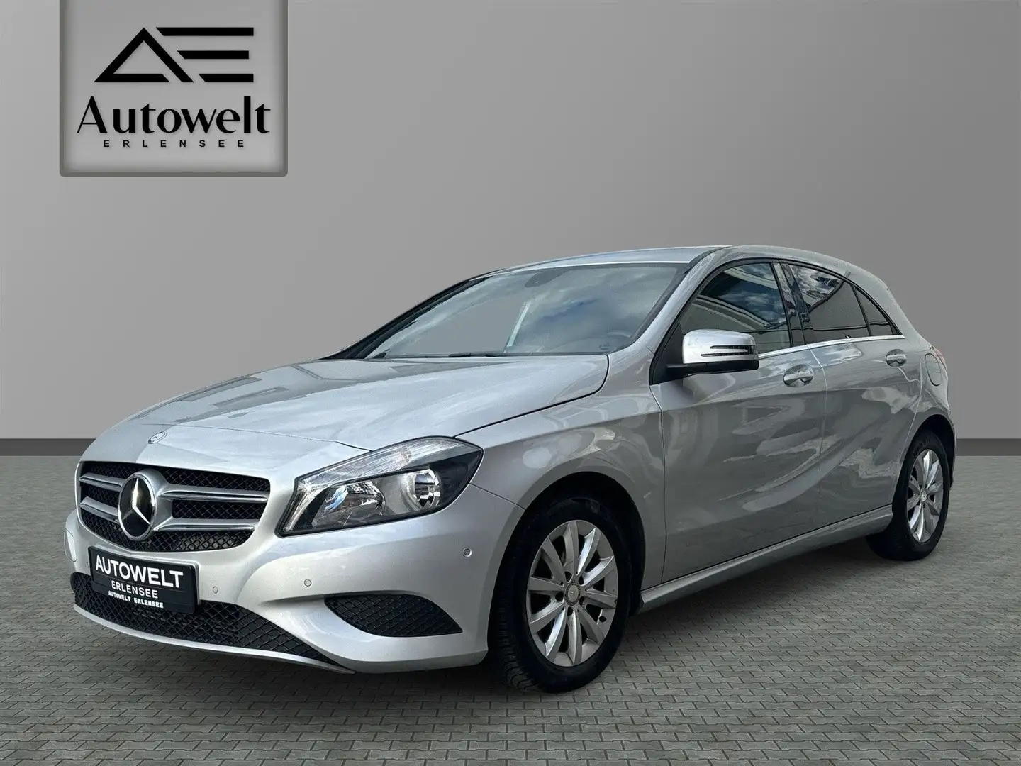 Mercedes-Benz A 180 BlueEfficiency*Navi*Sitzheizung*PDC*Klima*Alu Argent - 1