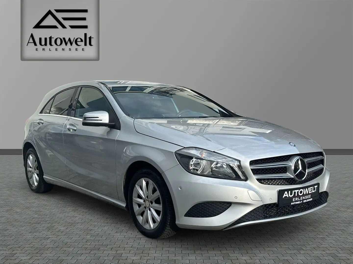 Mercedes-Benz A 180 BlueEfficiency*Navi*Sitzheizung*PDC*Klima*Alu Argent - 2