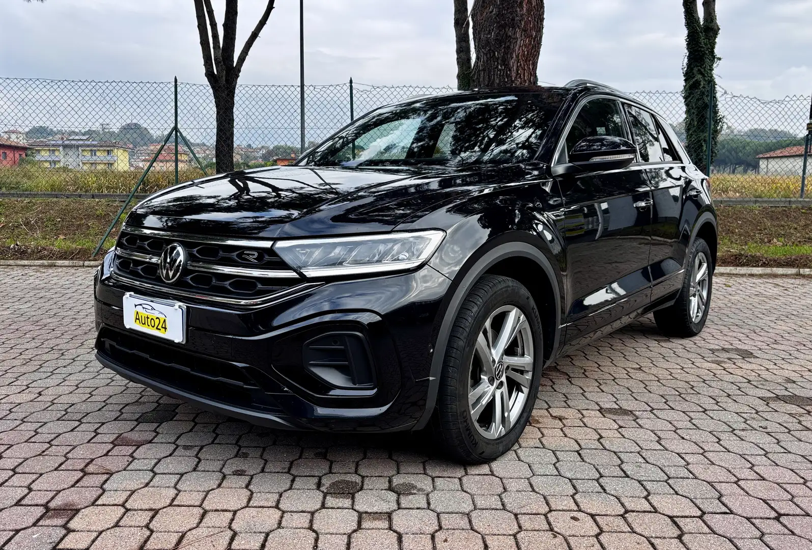 Volkswagen T-Roc T-Roc 2.0 tdi R-Line 115cv Negro - 1