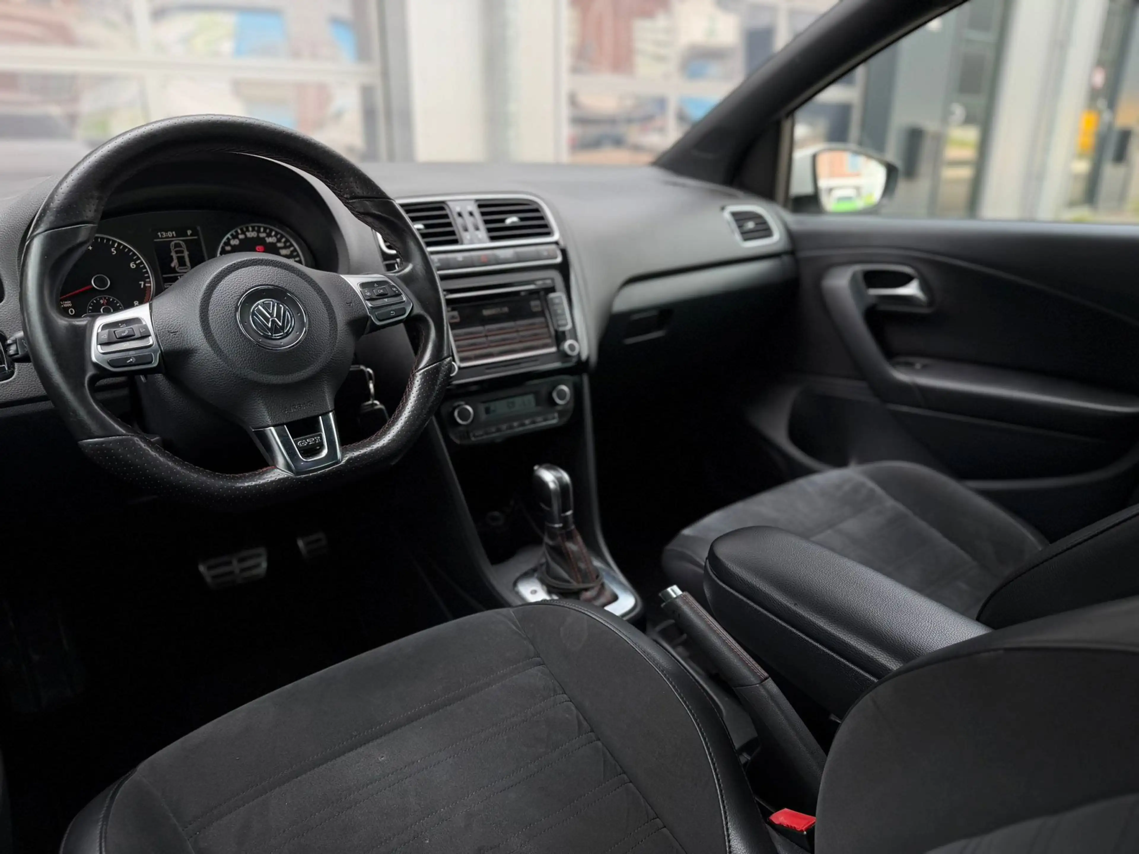 Volkswagen Polo GTI 1.4 TSI DSG CRUISE SUPER DIKKK! — photo 10