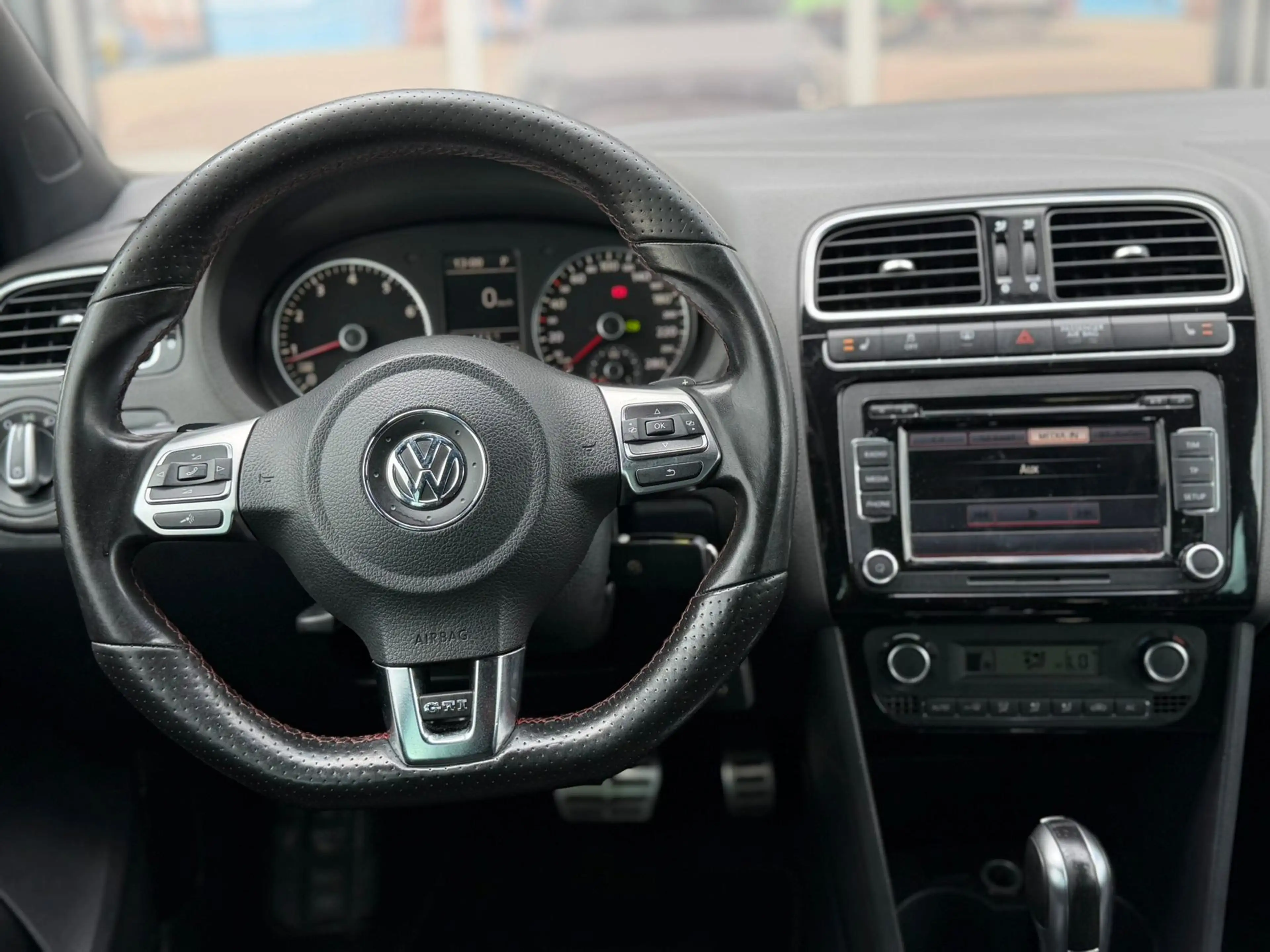 Volkswagen Polo GTI 1.4 TSI DSG CRUISE SUPER DIKKK! — photo 12