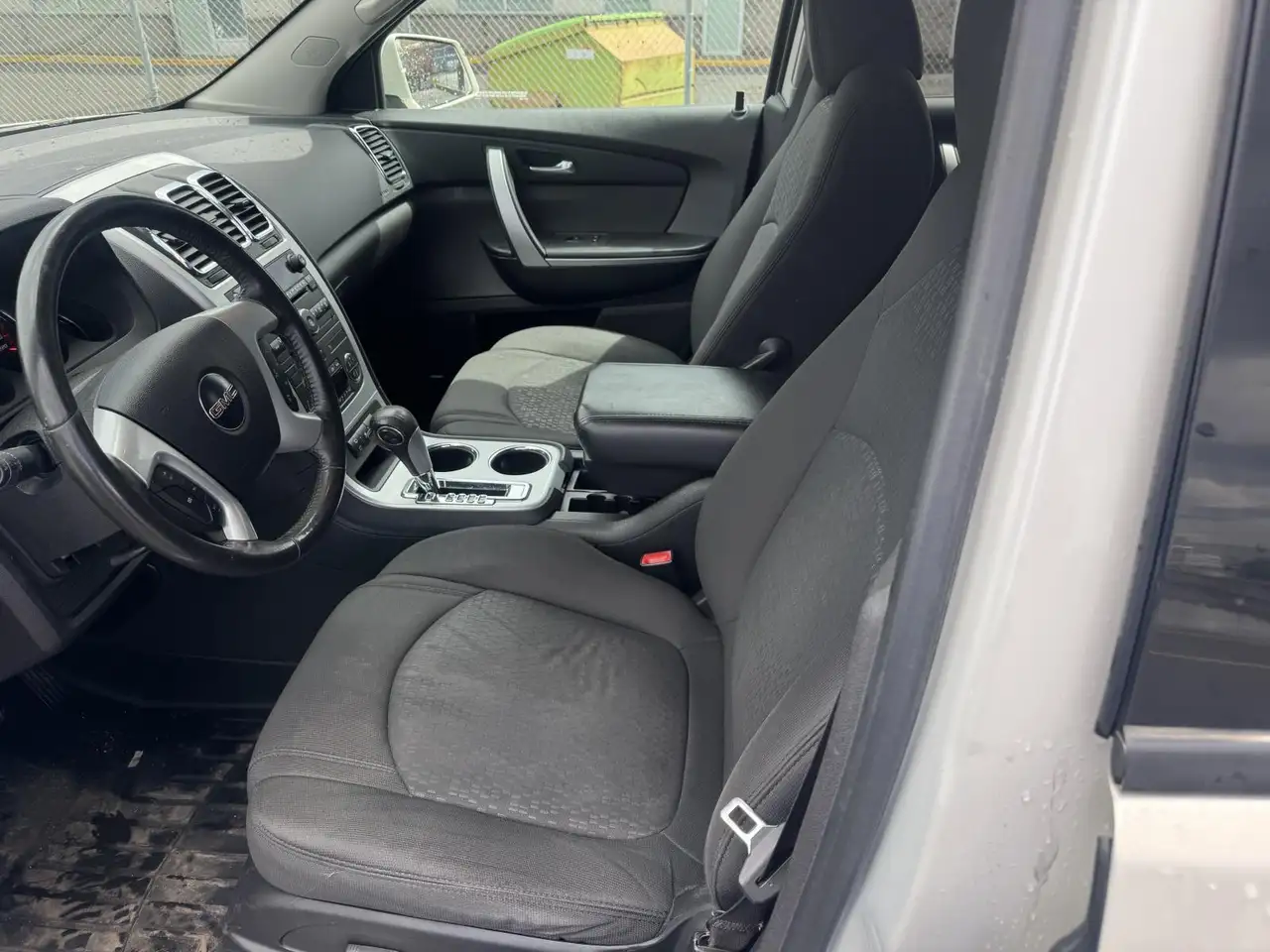 GMC Acadia снимка GMC Acadia