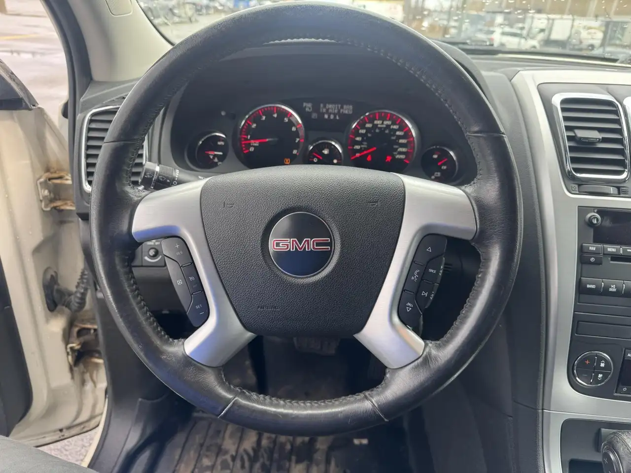 GMC Acadia снимка GMC Acadia