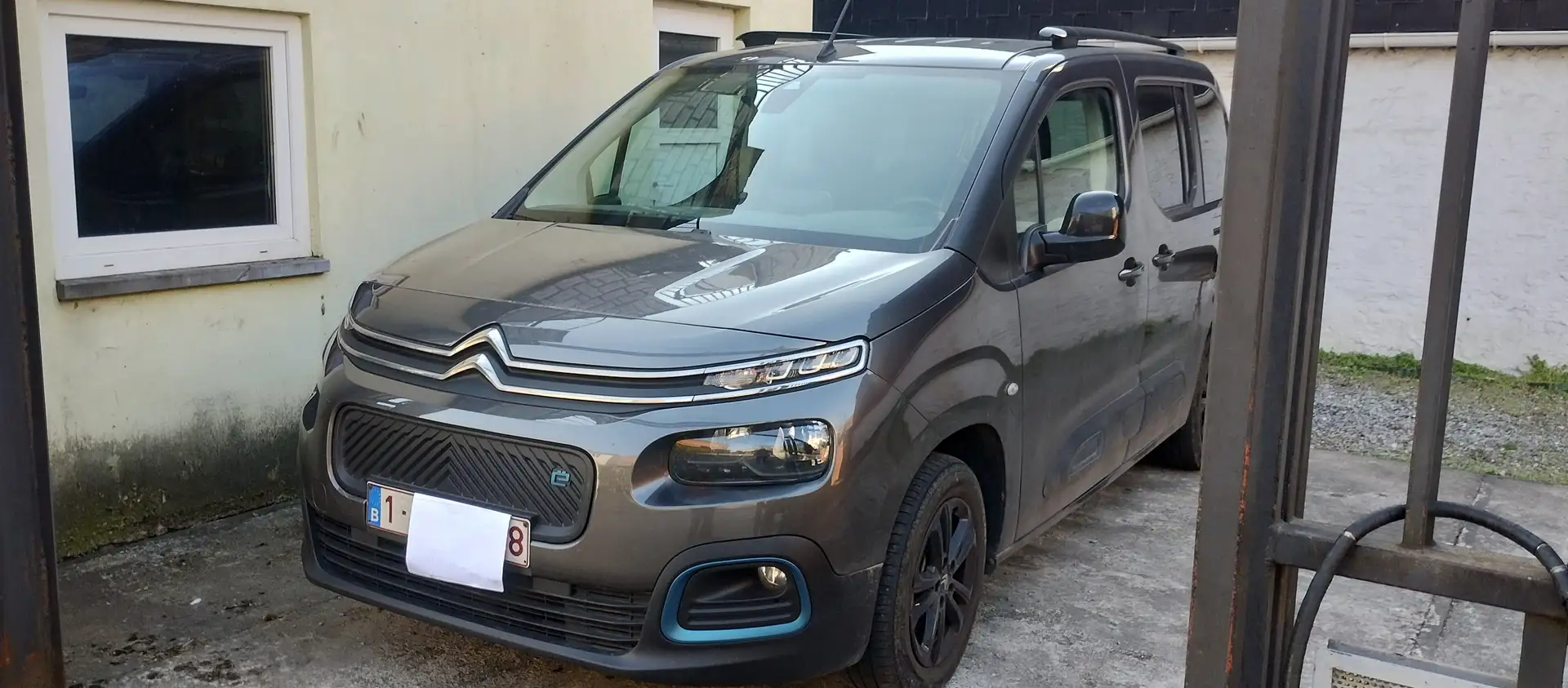 Citroen Berlingo e-Berlingo 50 kWh Shine Pack M S Grijs - 2