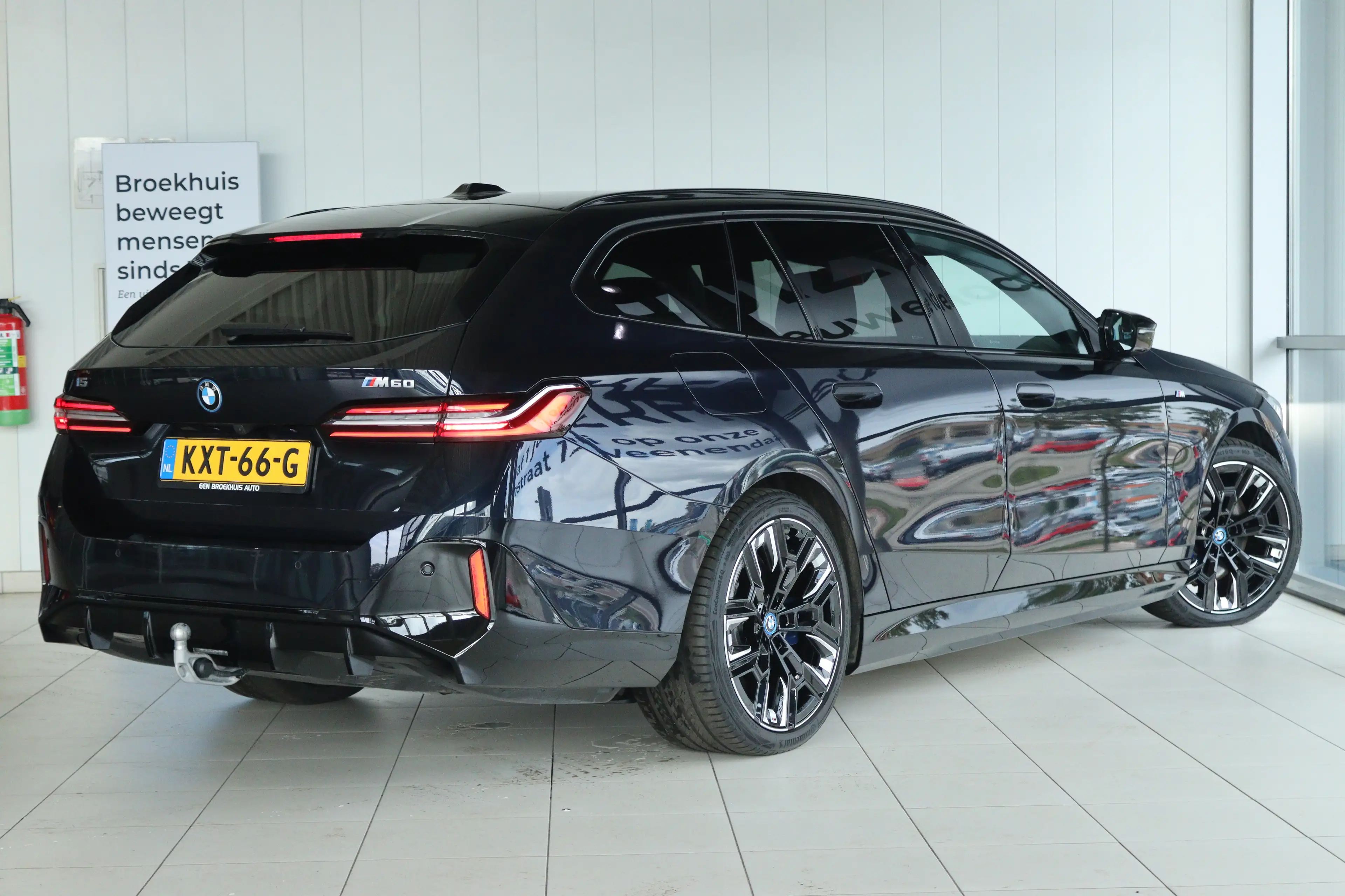 BMW i5 Touring M60 xDrive 84 kWh 601PK | SOH 97% | 4-Wiel — photo 2