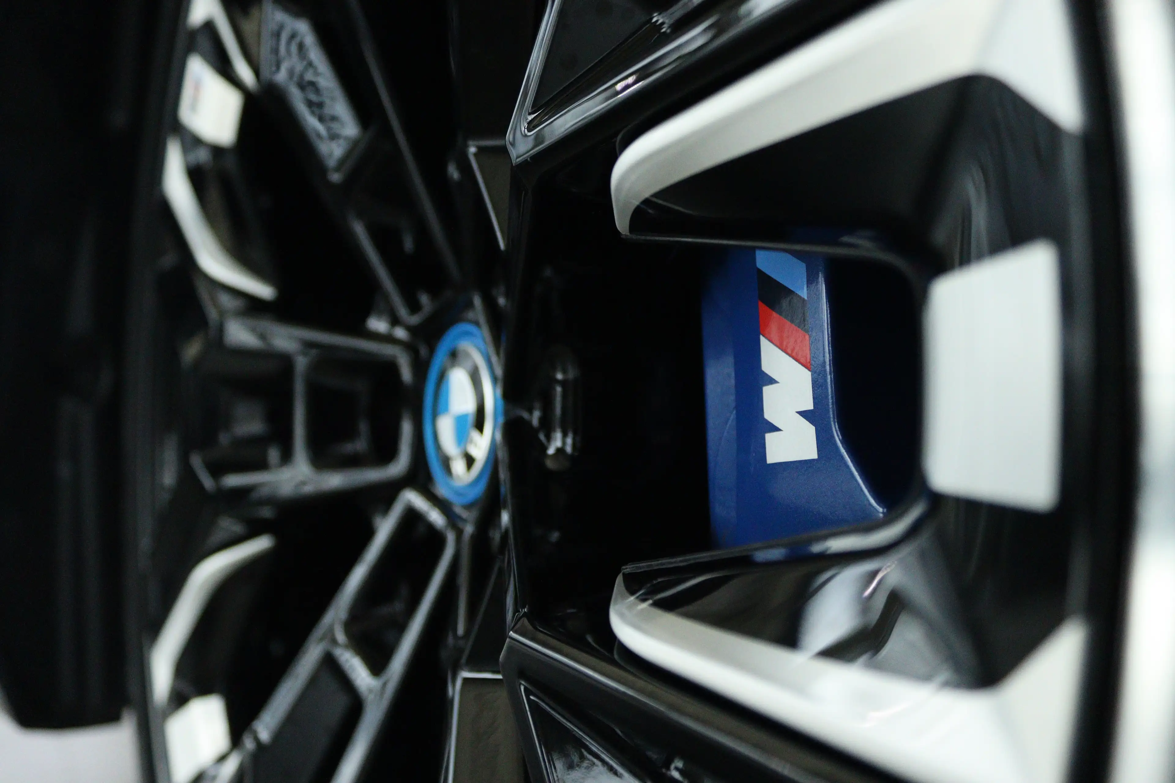 BMW i5 Touring M60 xDrive 84 kWh 601PK | SOH 97% | 4-Wiel — photo 10