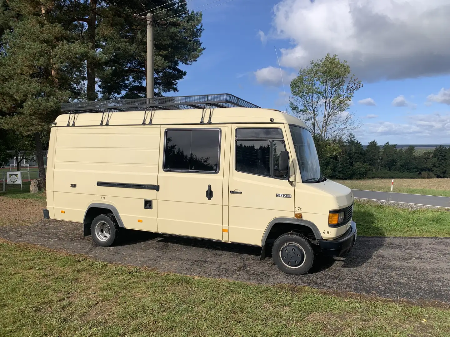 Mercedes-Benz 507D Béžová - 1