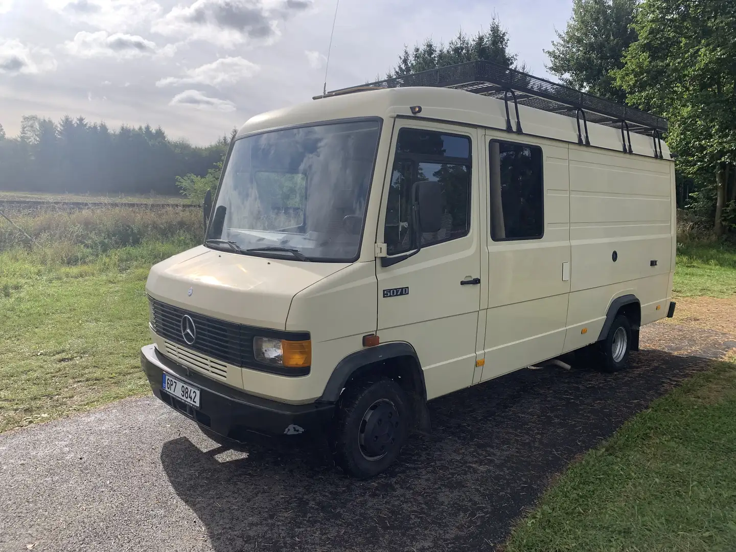 Mercedes-Benz 507D Béžová - 2