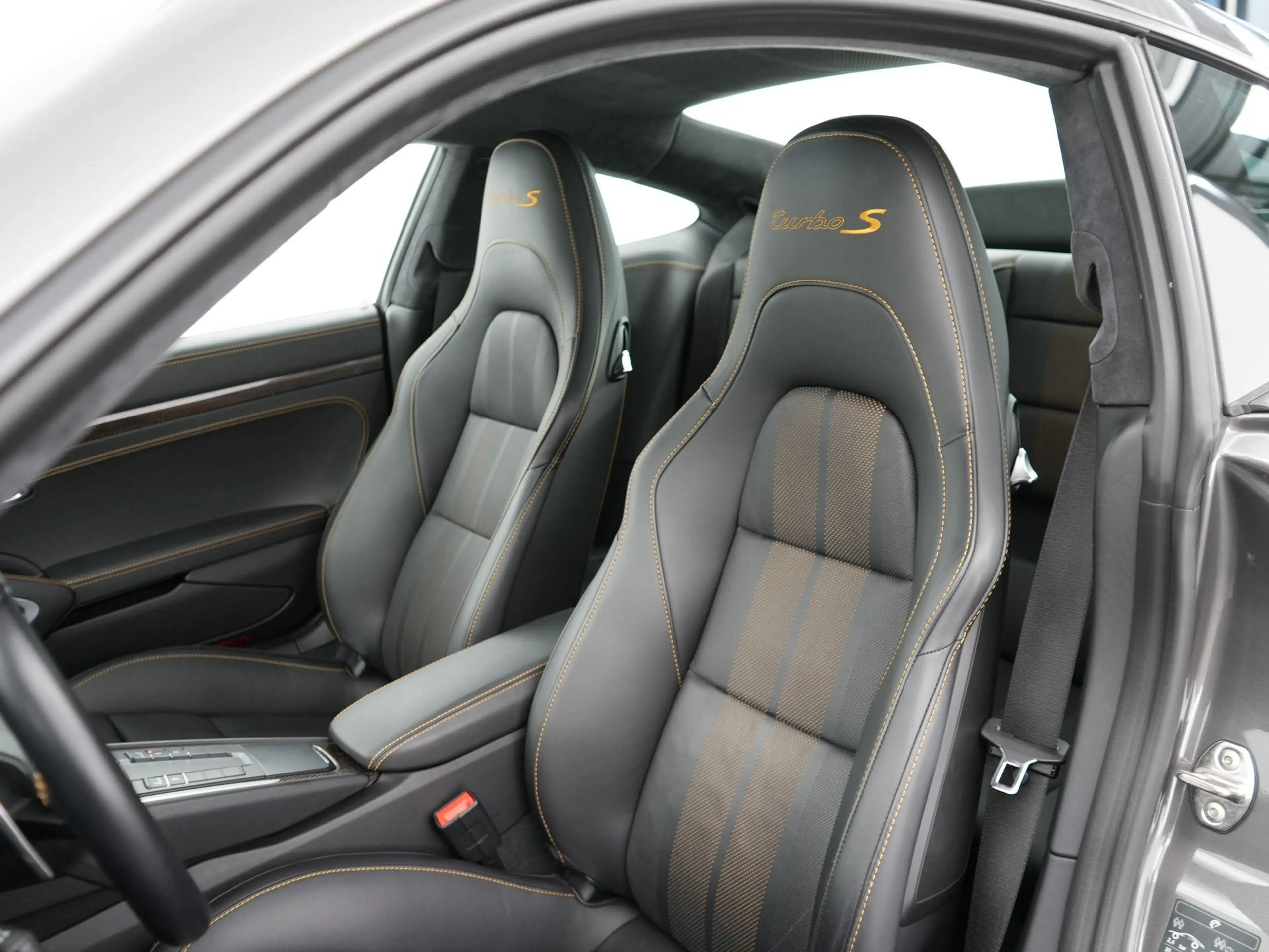 Porsche 991 3.8 Turbo S Exclusive Series — photo 11