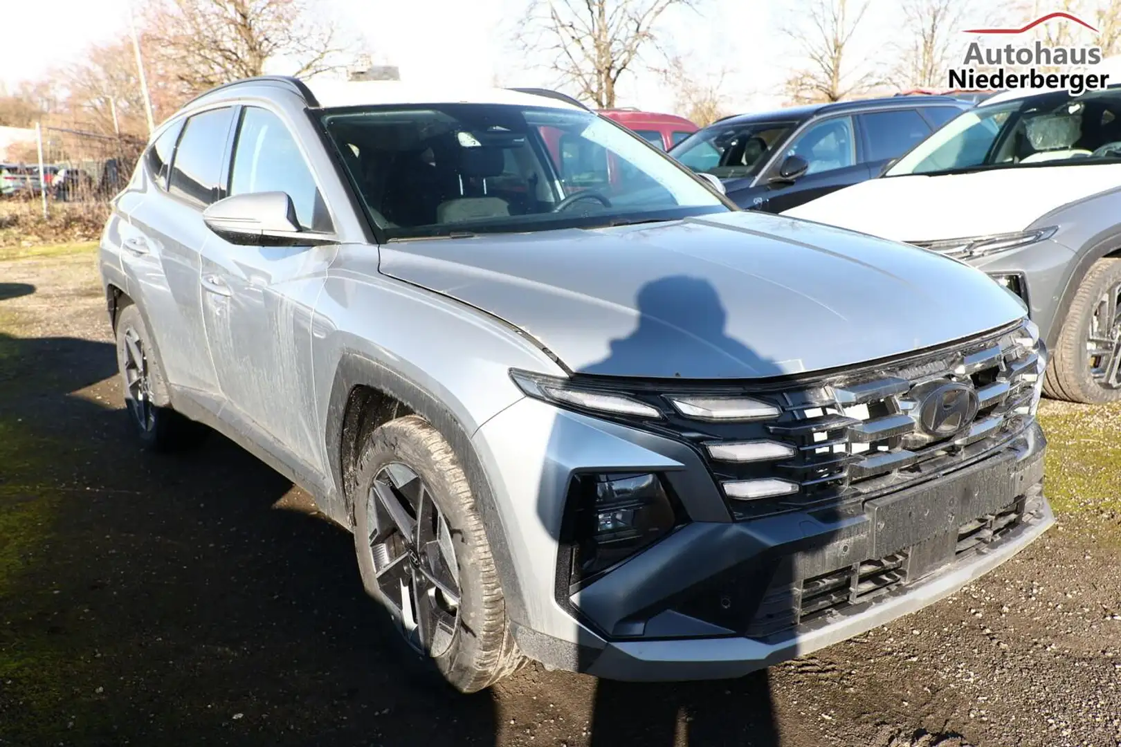 Hyundai TUCSON Trend MHEV DCT Tend 18Z Krell 3Z-Klima SHZ elHK... Silber - 2