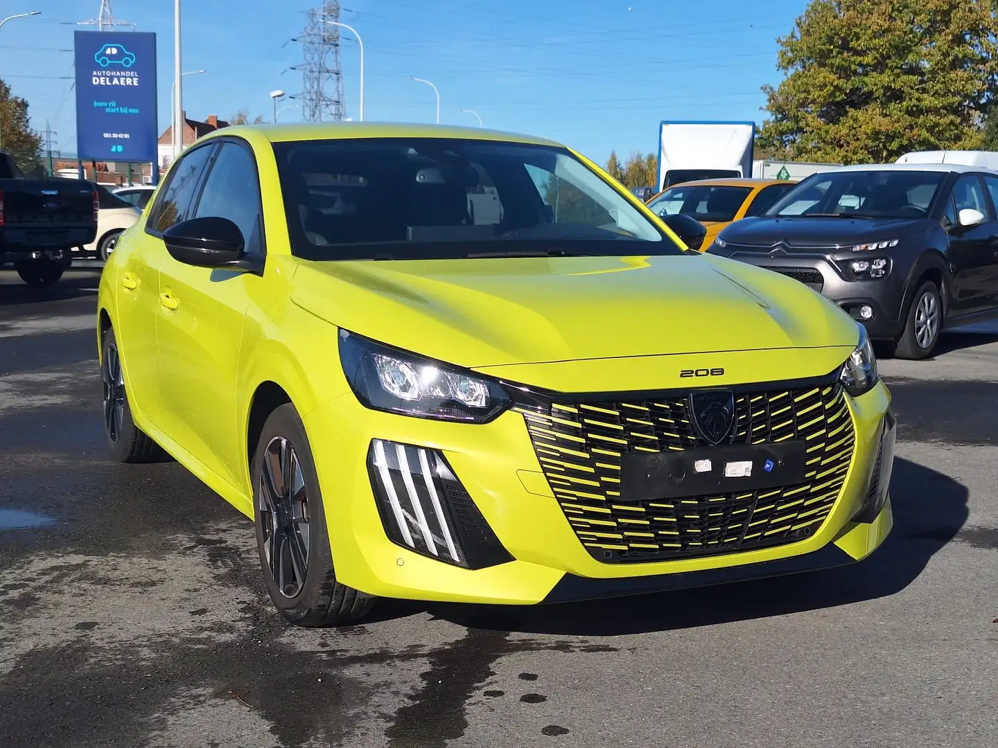 Peugeot 208 1.2i 100pk Allure 2024 21000km 12810Netto+Btw/Tva Vert - 2
