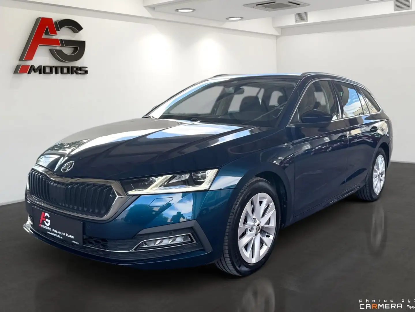 Skoda Octavia Combi 2,0 TDI Style DSG Bleu - 1