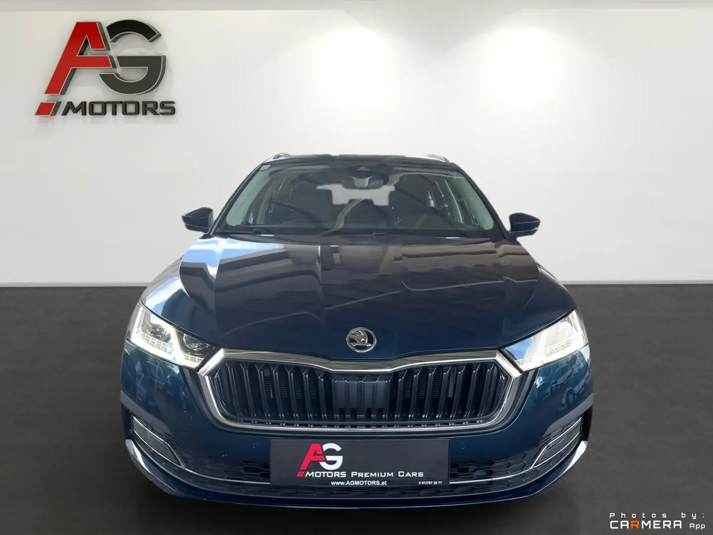 Skoda Octavia Combi 2,0 TDI Style DSG Bleu - 2